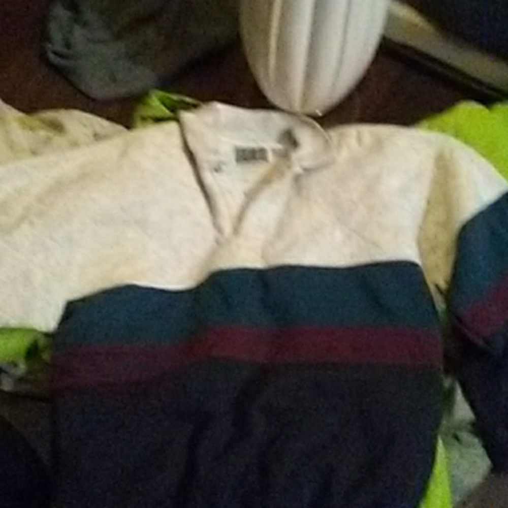 Sweatshirt